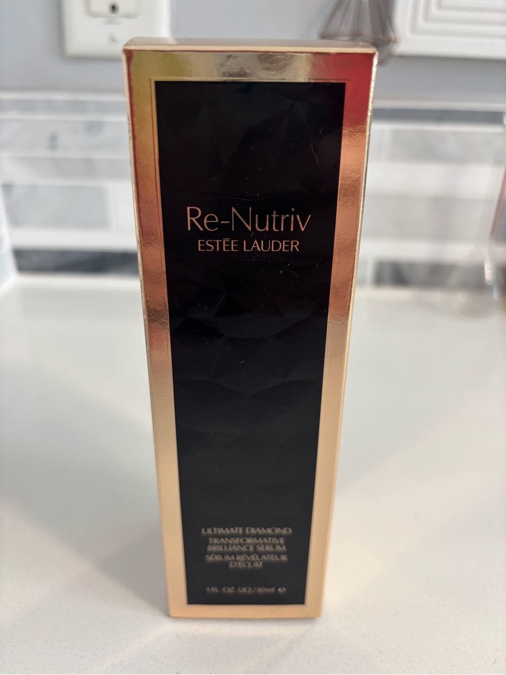 Estee Lauder Re-Nutriv Serum - Black & Gold Packaging